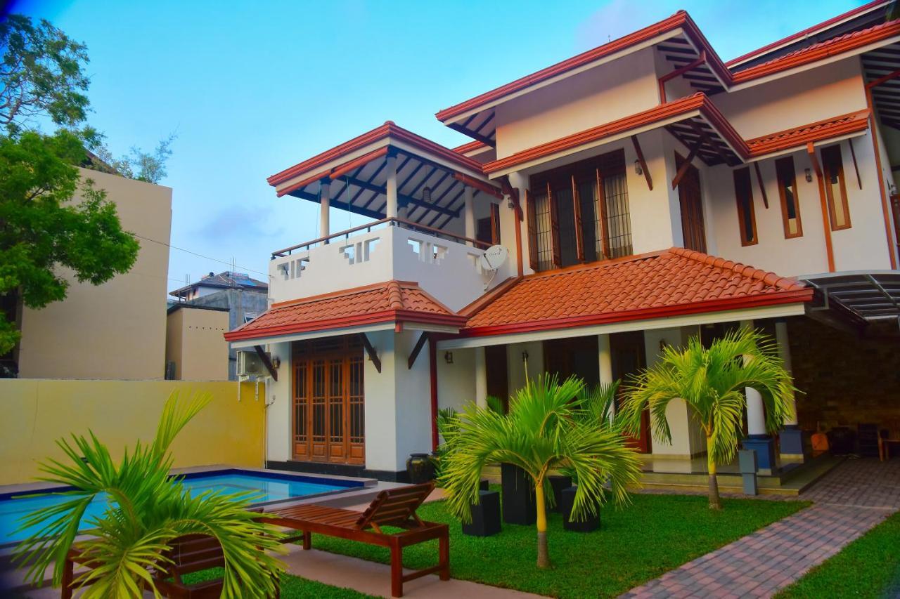 Grand Royal Villa Negombo Exterior photo