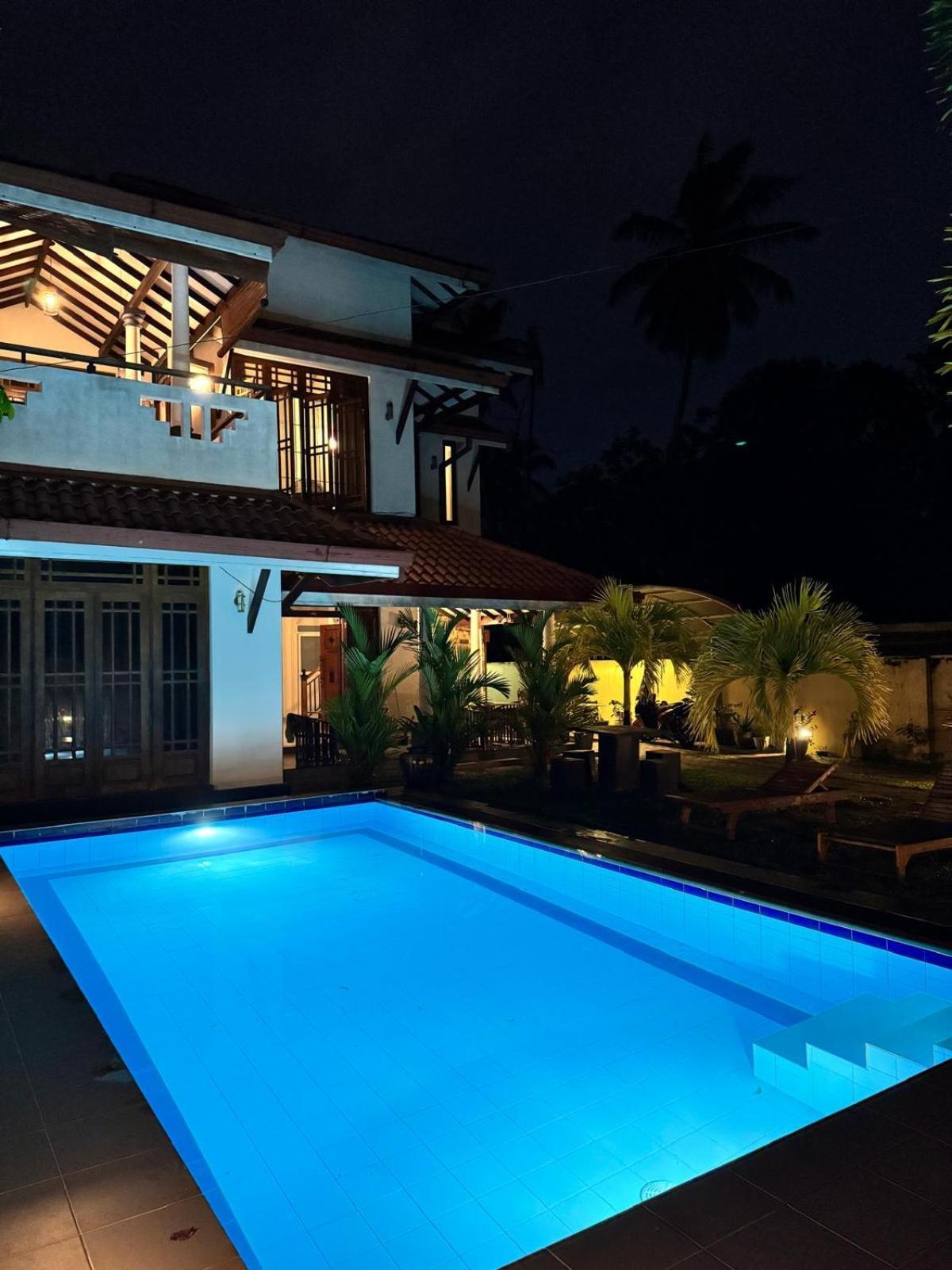 Grand Royal Villa Negombo Exterior photo