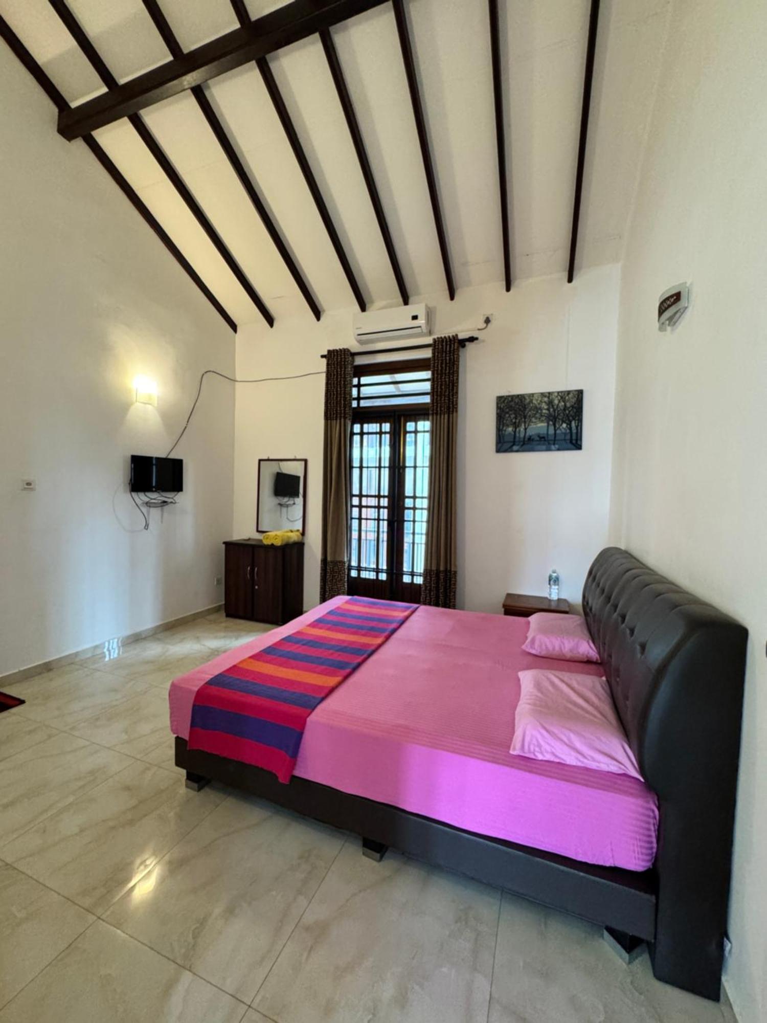 Grand Royal Villa Negombo Exterior photo