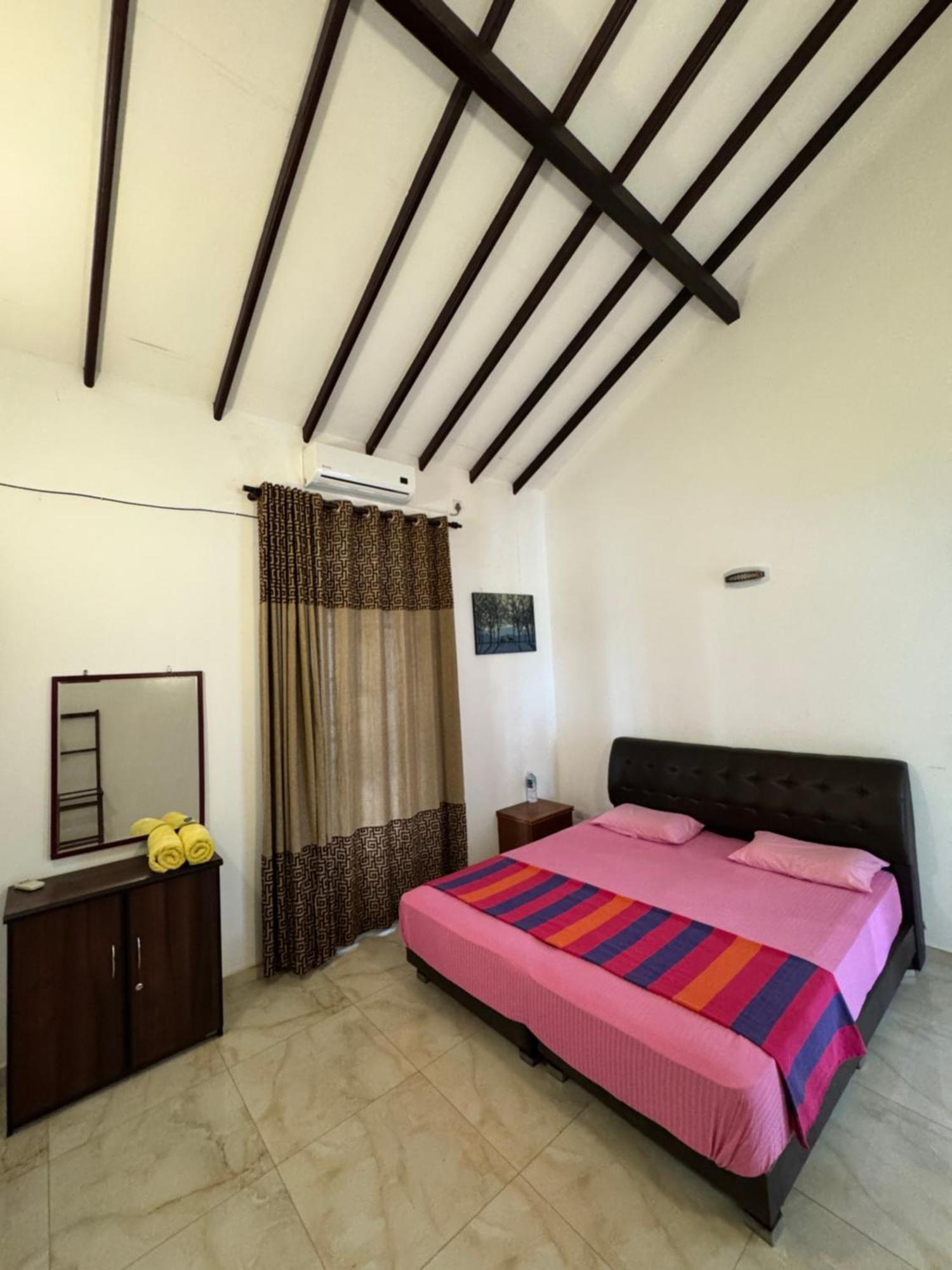 Grand Royal Villa Negombo Exterior photo