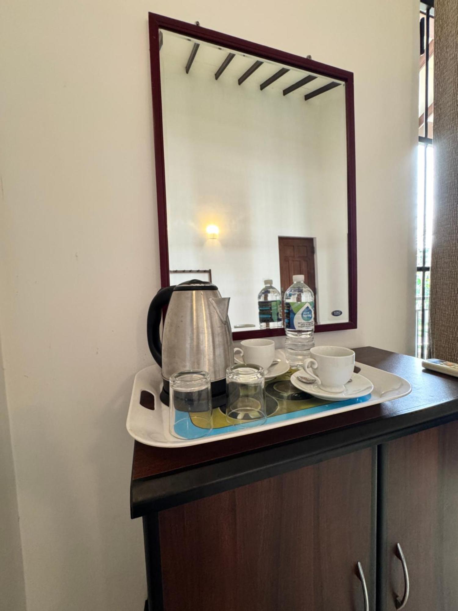 Grand Royal Villa Negombo Exterior photo
